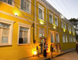 Colégio Júlio Holanda